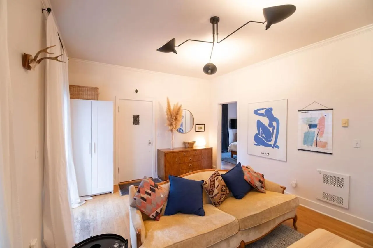Private 2 Bedroom Bungalow With Wi-Fi And Full Kitchen Seattle